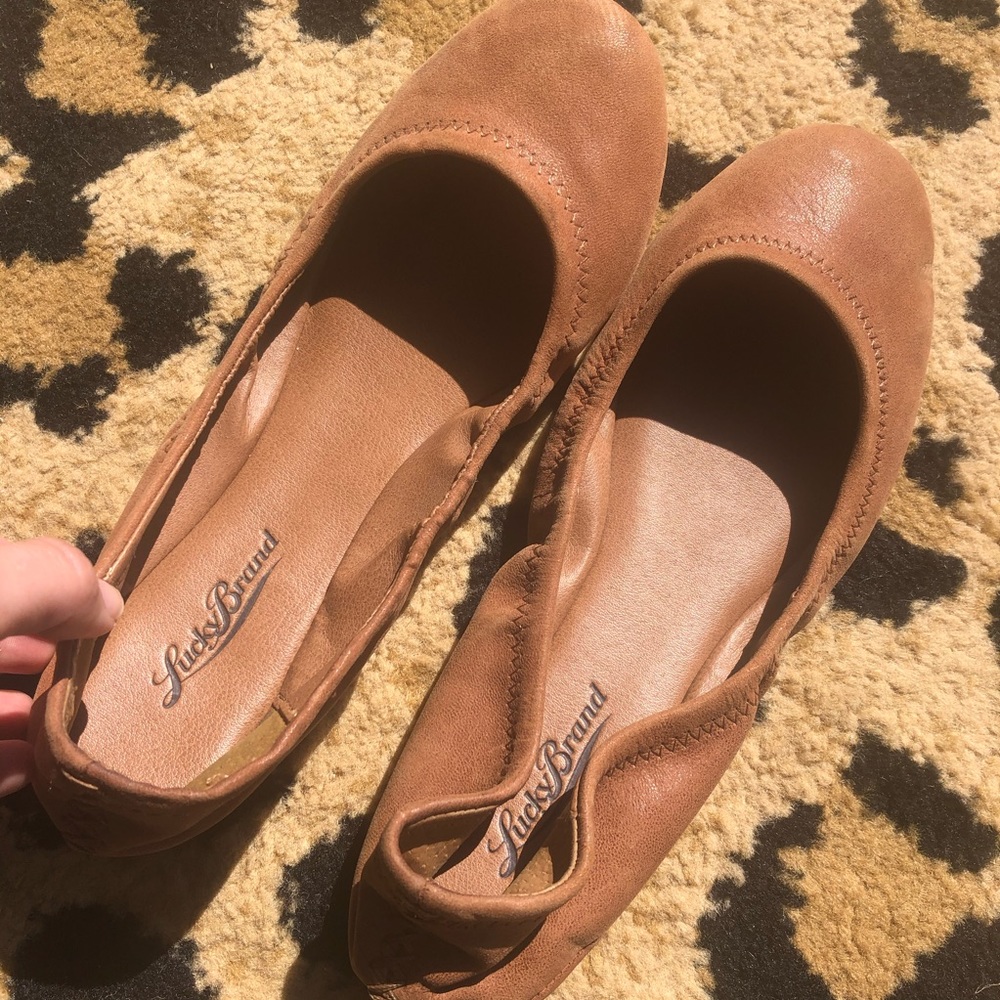 Size 6 Lucky Brand Tan Flats